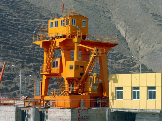 dam-top-gantry-crane1.jpg