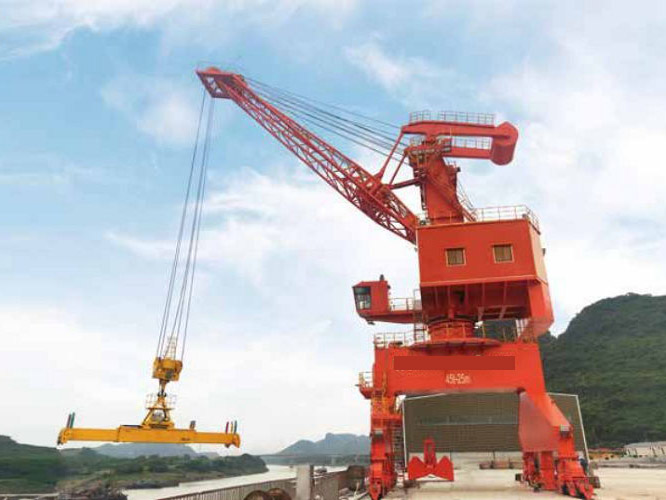 Pedestal crane 3