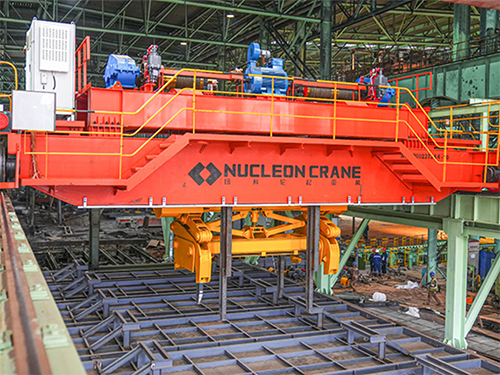 Slab clamp crane