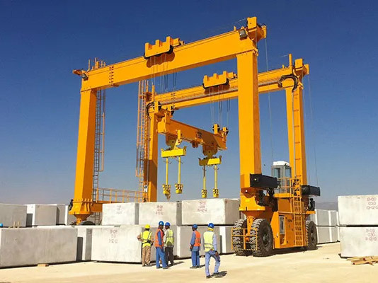 Container Straddle Carrier 1